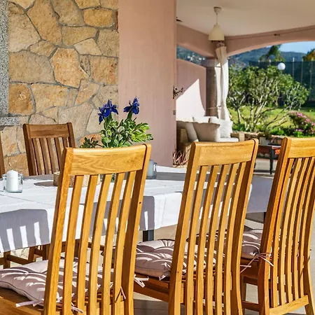 Villa Iris